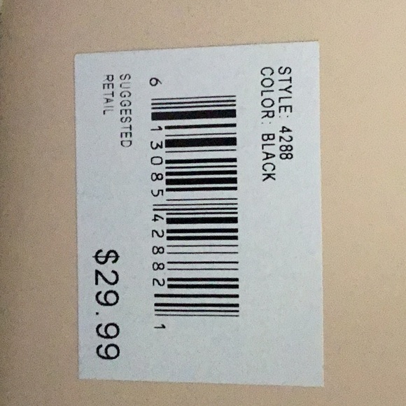 Collar Cape with closure - Picture 4 of 5